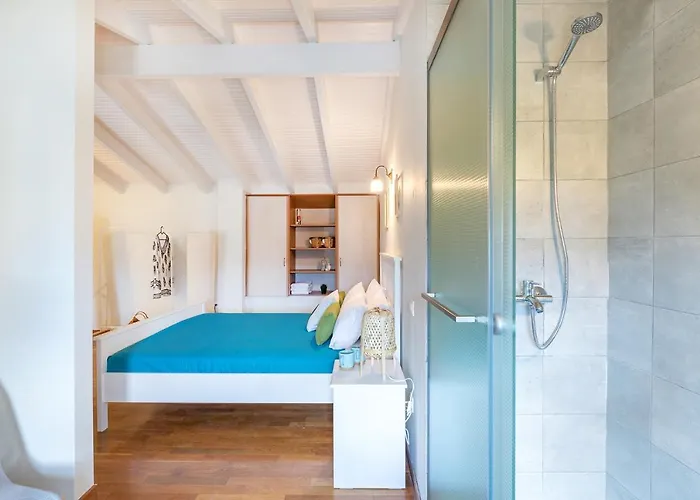Prázdninový dům Spyrelia With Private Pool & Outdoor Hot Tub