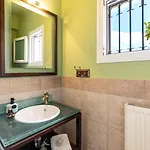 Spyrelia With Private Pool & Outdoor Hot Tub * Dassia (Corfu)