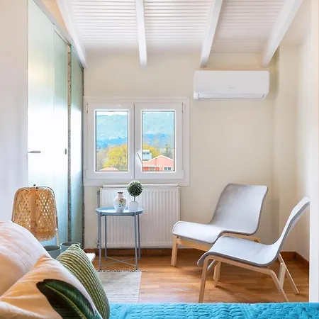 Hébergement de vacances Spyrelia With Private Pool & Outdoor Hot Tub *