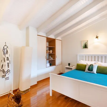 Spyrelia With Private Pool & Outdoor Hot Tub Hébergement de vacances