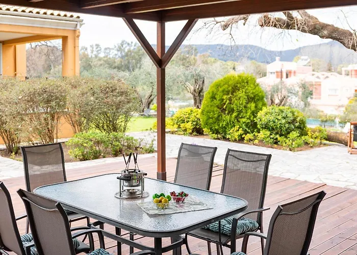 Spyrelia With Private Pool & Outdoor Hot Tub Dassia (Corfu)
