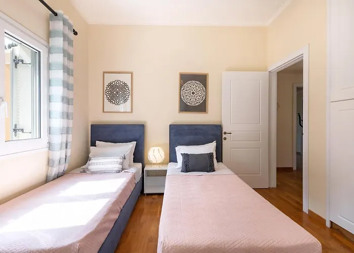 Spyrelia With Private Pool & Outdoor Hot Tub Dassia (Corfu)