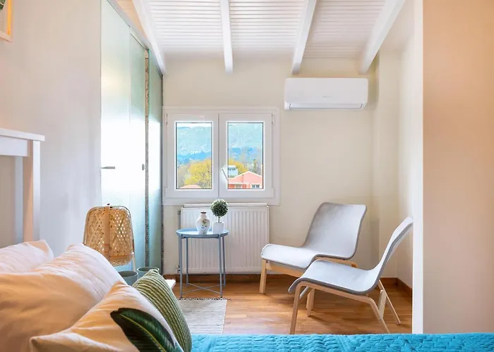 Semesterbostad Spyrelia With Private Pool & Outdoor Hot Tub *