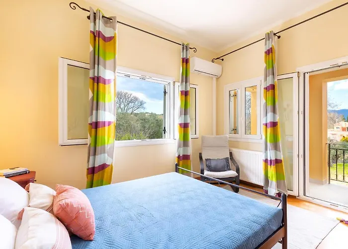 Spyrelia With Private Pool & Outdoor Hot Tub Dassia (Corfu)