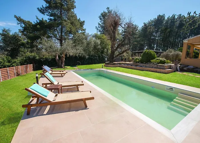 Spyrelia With Private Pool & Outdoor Hot Tub Semesterbostad Dassia (Corfu)