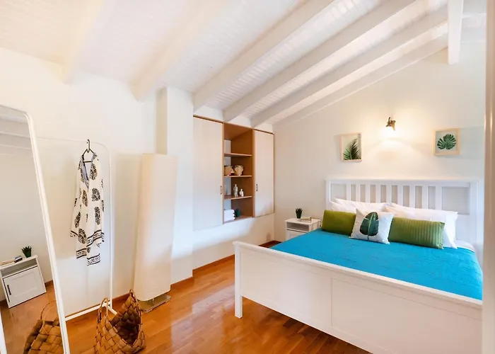 Spyrelia With Private Pool & Outdoor Hot Tub Ferienhaus