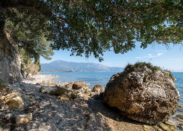 Spyrelia With Private Pool & Outdoor Hot Tub Dassia (Corfu)